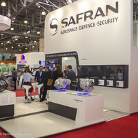 Стенд группы Safran. Политика политикой, а промышленность должна работать. Иначе политики останутся без поддержки и без денег.