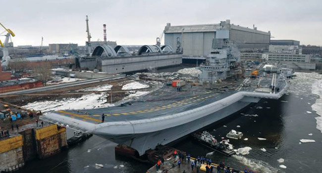 Авианосец «Викрамадитья» в бассейне «Севмаша» Авианосец «Викрамадитья» в бассейне «Севмаша»