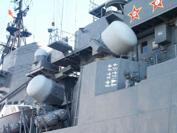 ЗРК «Ураган» (прожекторы подсвета) на ЭМ проекта 956 ЗРК «Ураган» (прожекторы подсвета) на ЭМ проекта 956